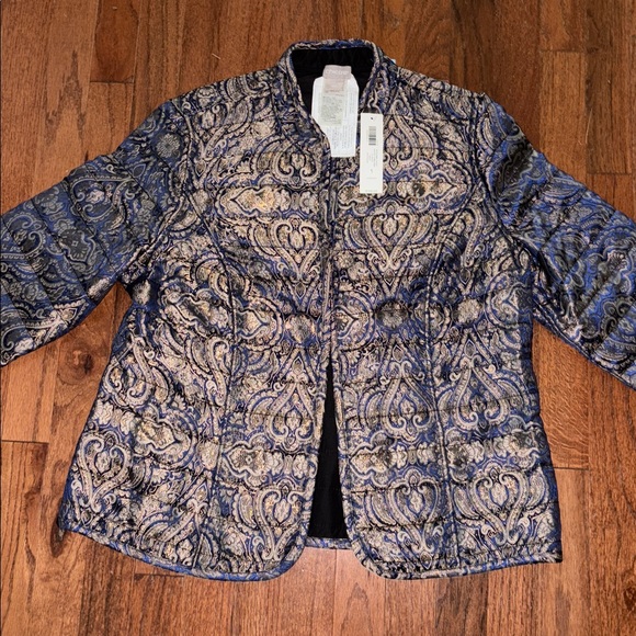 Chico's Blue & Gold/Black Reversible Quilted Shine Print Jacket Size 1 = 8 NWT - Picture 4 of 5